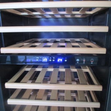 plenti WEIN CASE - Weinkühlschrank 450l mit 15 Regalböden und 2 Klima-Zonen schwarz/chrom - 